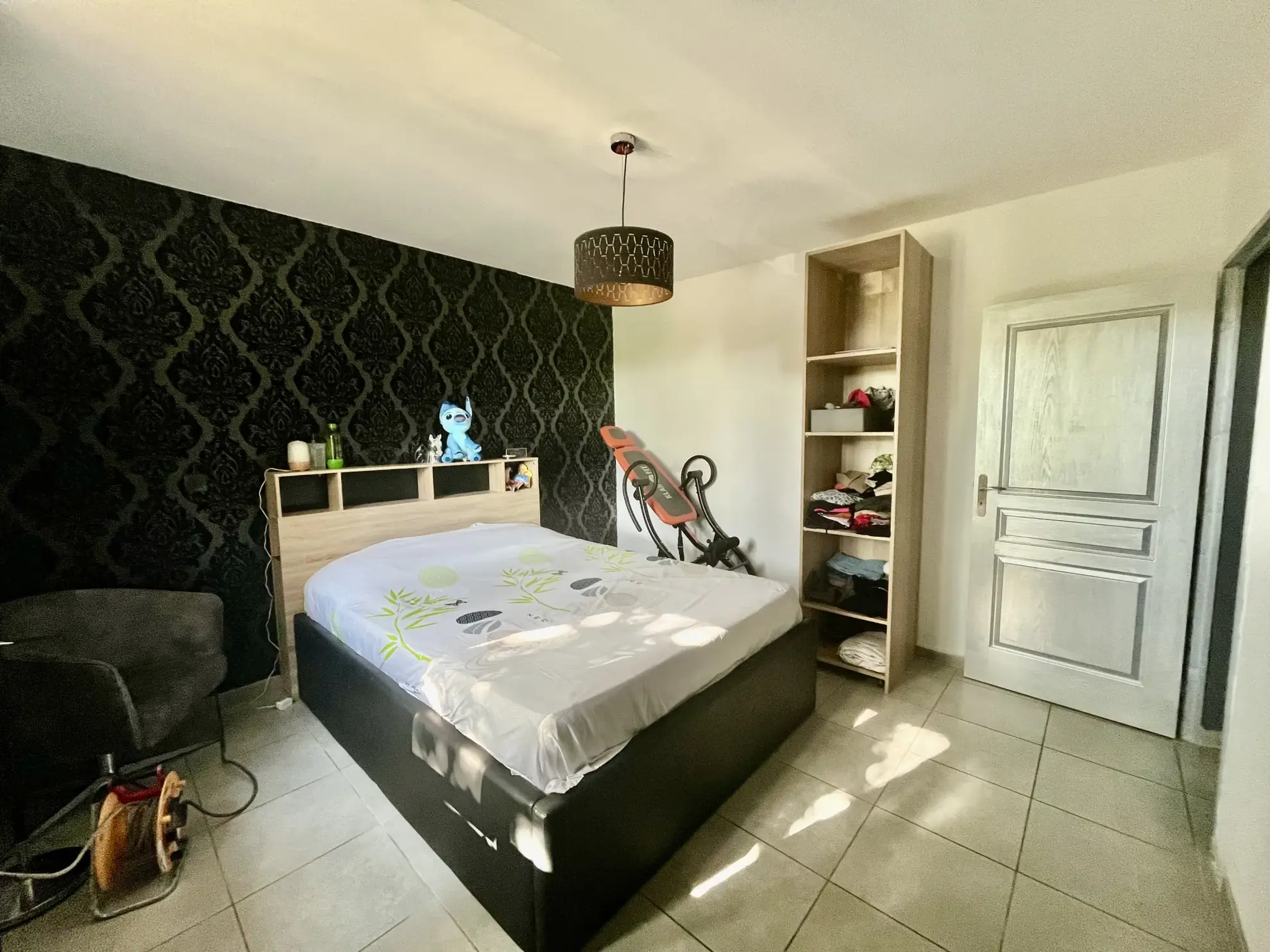 Appartement rénové avec jardin, garage et terrasse à Connaux 