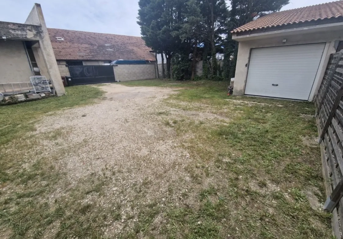 Appartement rénové avec jardin, garage et terrasse à Connaux 