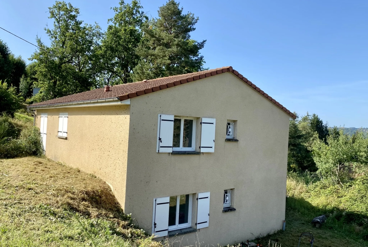 Maison individuelle avec 4 chambres et vue dégagée à Courpière 