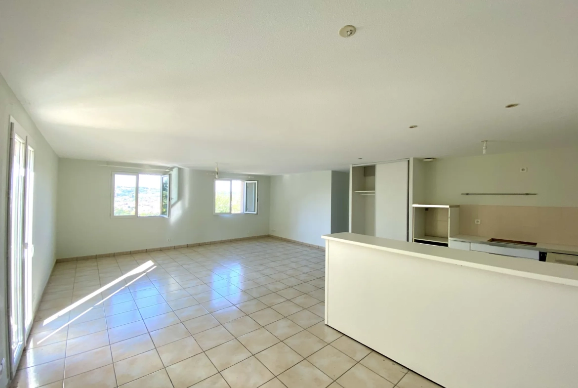 Maison individuelle avec 4 chambres et vue dégagée à Courpière 