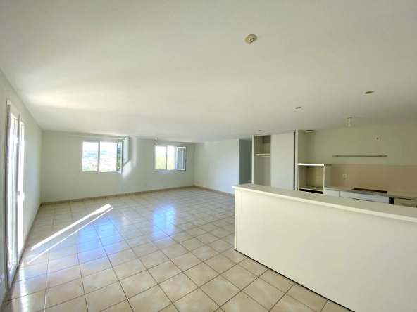 Maison individuelle avec 4 chambres et vue dégagée à Courpière 