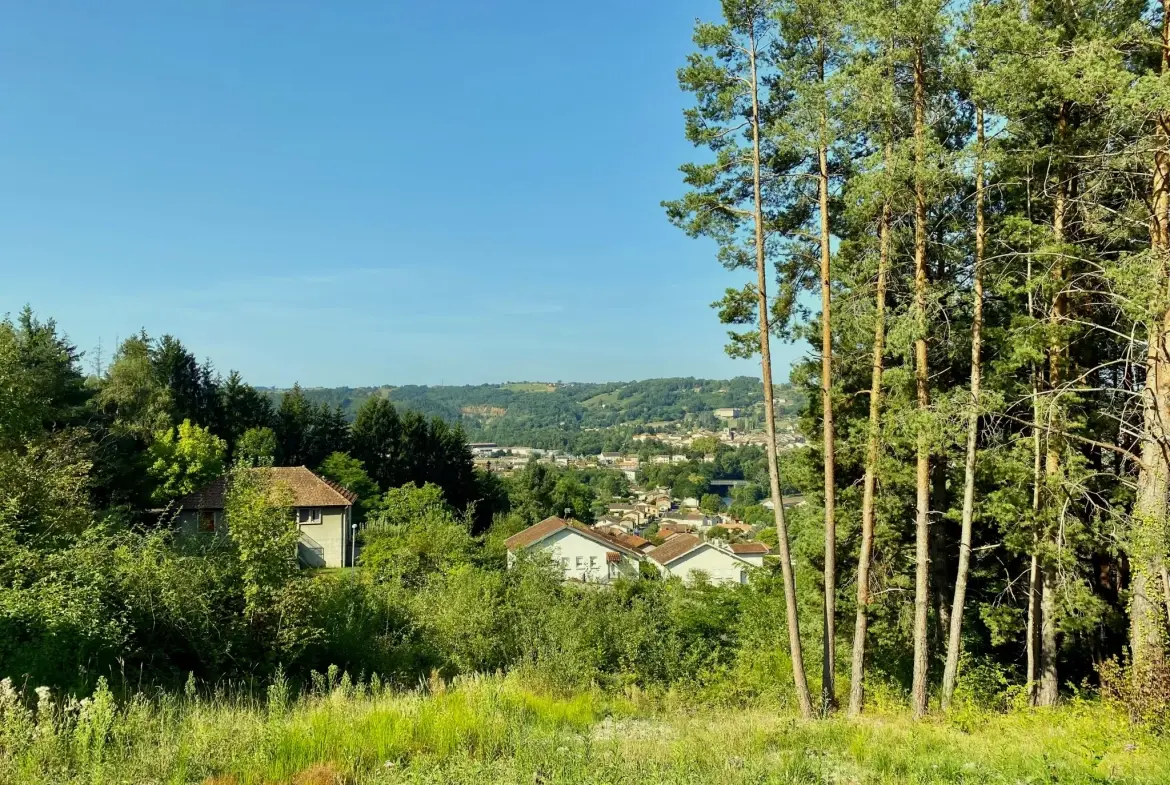 Maison individuelle avec 4 chambres et vue dégagée à Courpière 