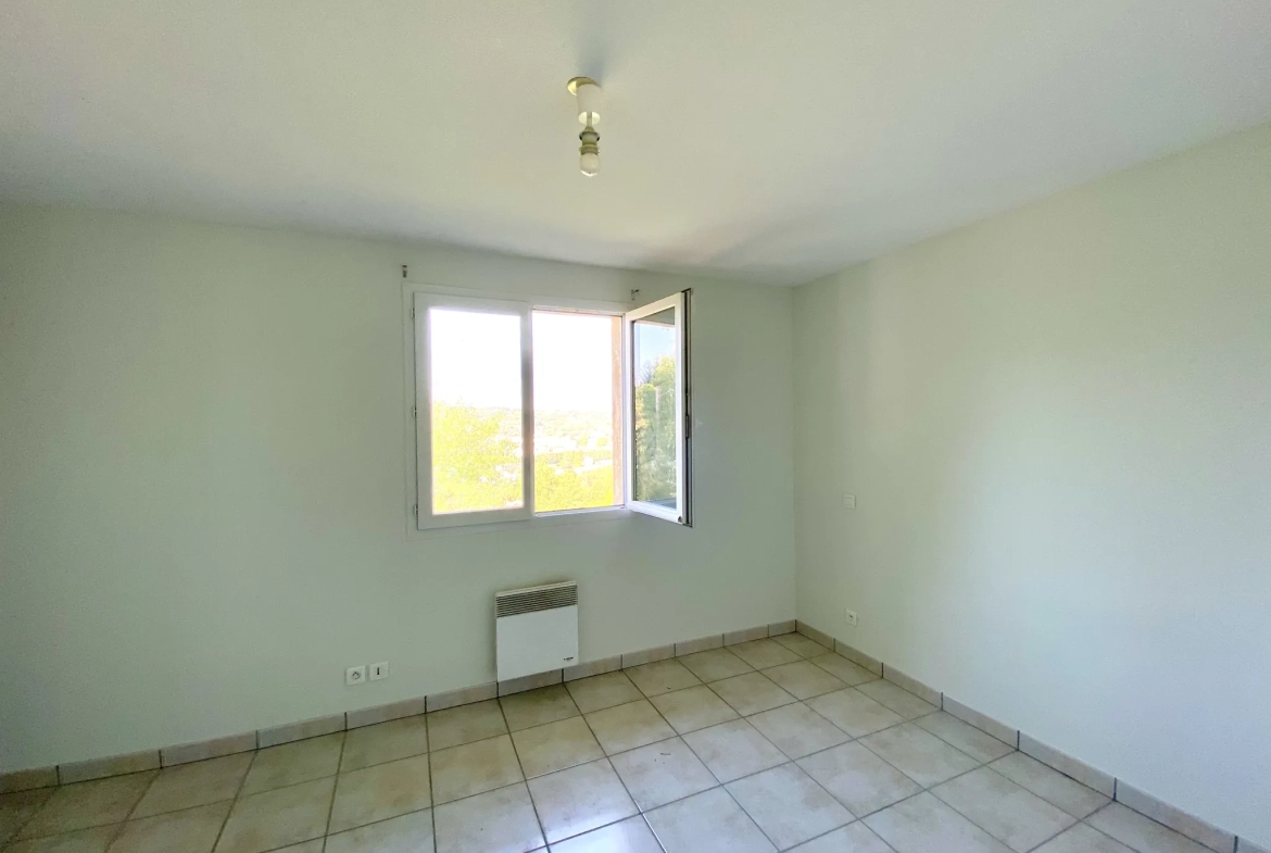 Maison individuelle avec 4 chambres et vue dégagée à Courpière 