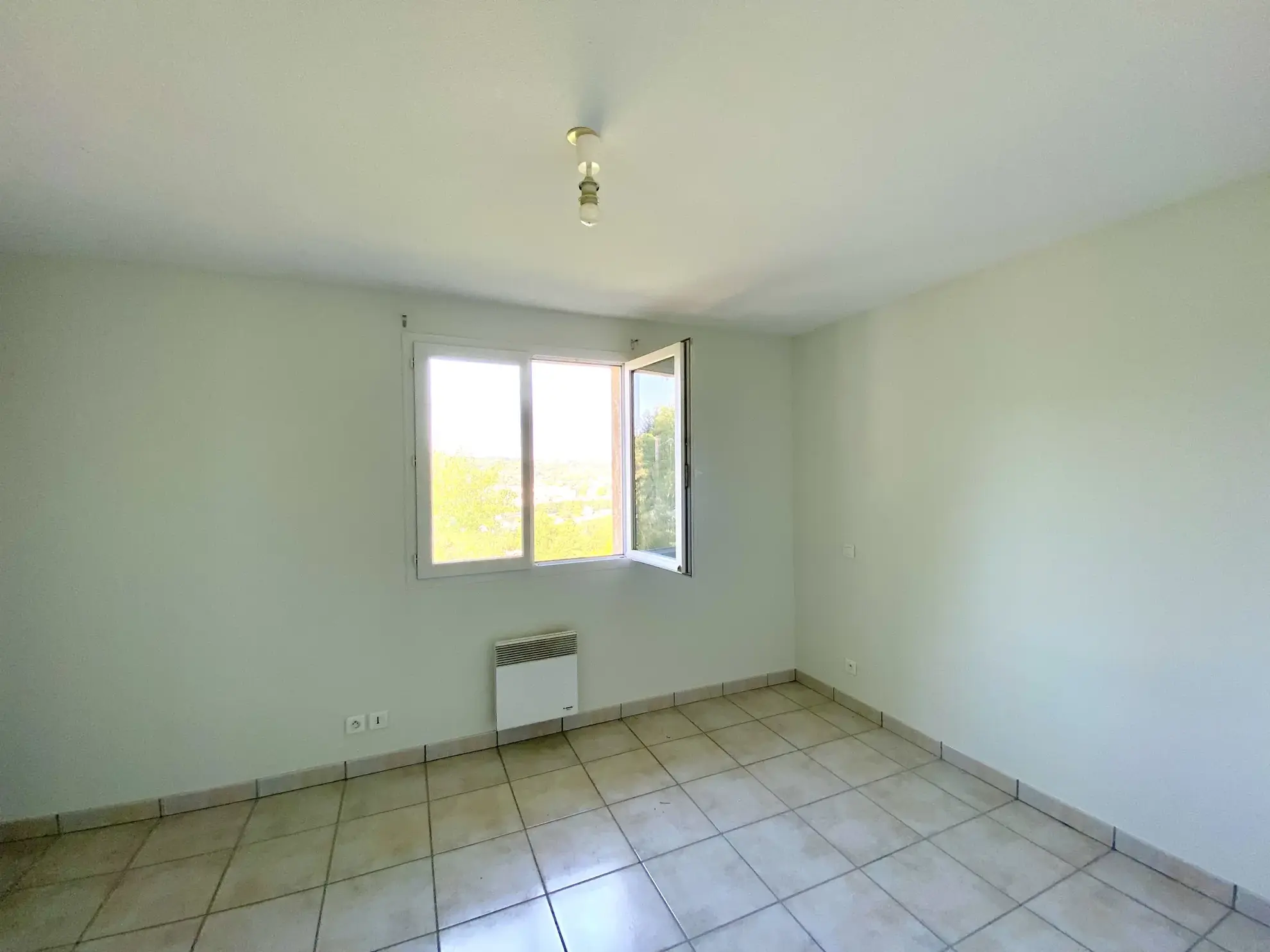 Maison individuelle avec 4 chambres et vue dégagée à Courpière 