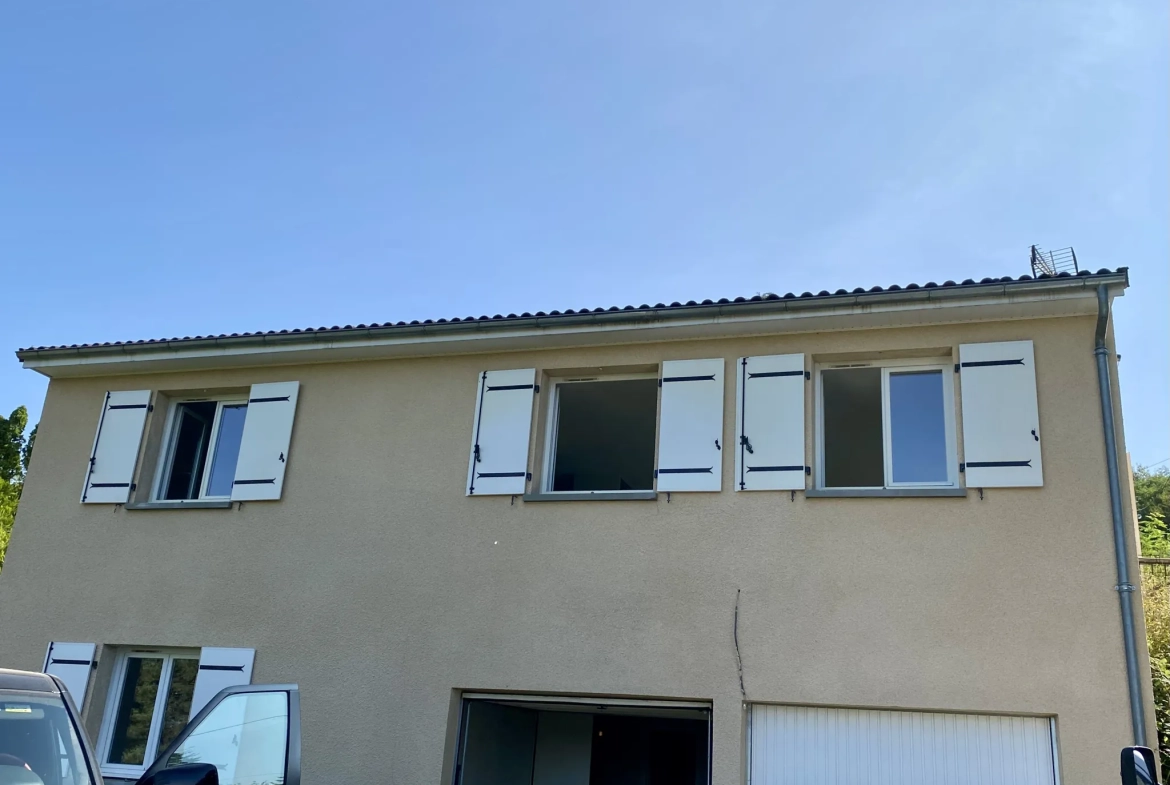 Maison individuelle avec 4 chambres et vue dégagée à Courpière 