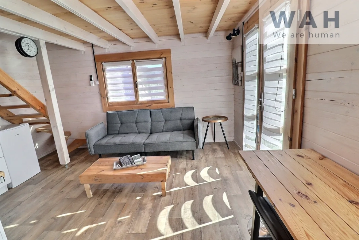 À vendre chalet en bois avec terrain à Lodève, vue montagne, proche commodités 
