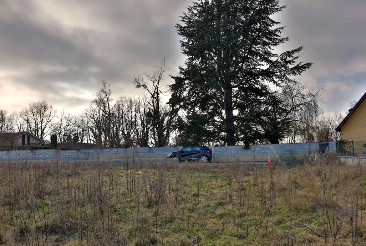 Terrain constructible de 458,40 m² à Septème, entièrement viabilisé 