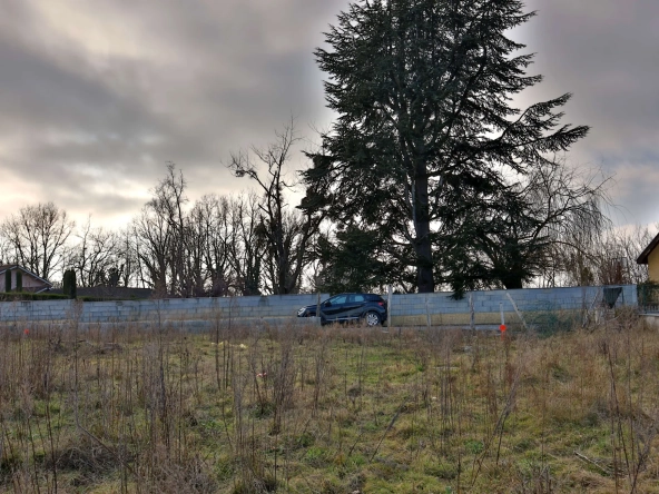 Terrain constructible de 458,40 m² à Septème, entièrement viabilisé 