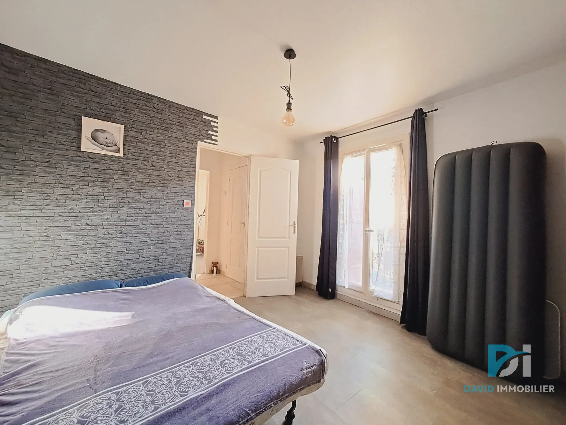 Maison de village de 77 m² avec terrasse et potentiel à Saint-Thibéry 