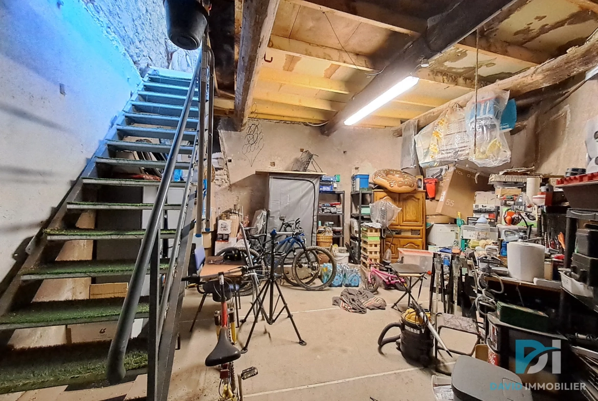 Maison de village de 77 m² avec terrasse et potentiel à Saint-Thibéry 