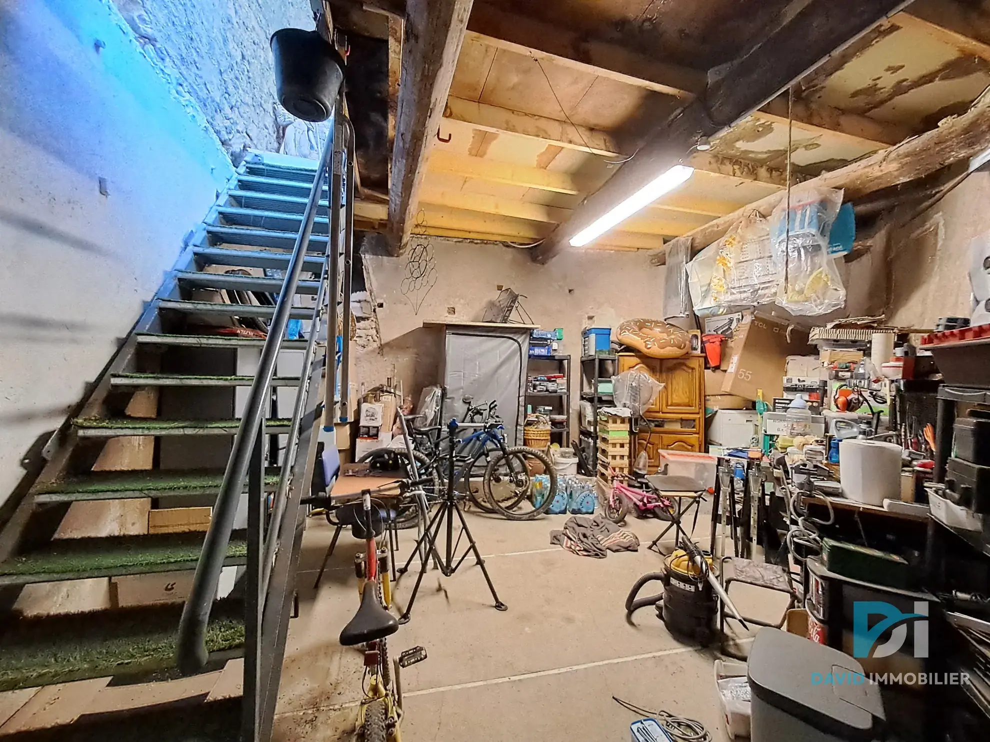 Maison de village de 77 m² avec terrasse et potentiel à Saint-Thibéry 