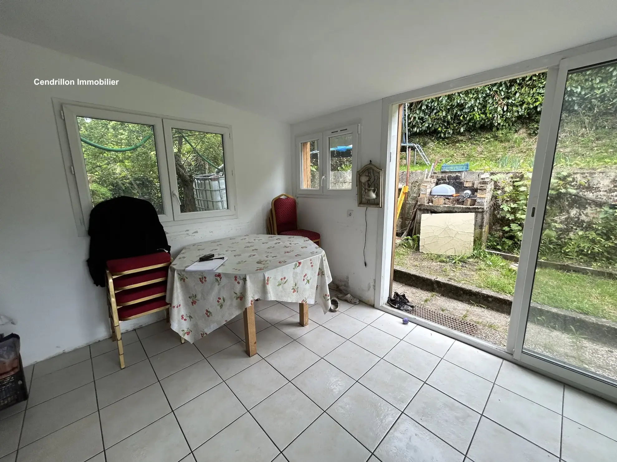 Maison indépendante 5 chambres avec garage et patio à Bourganeuf 