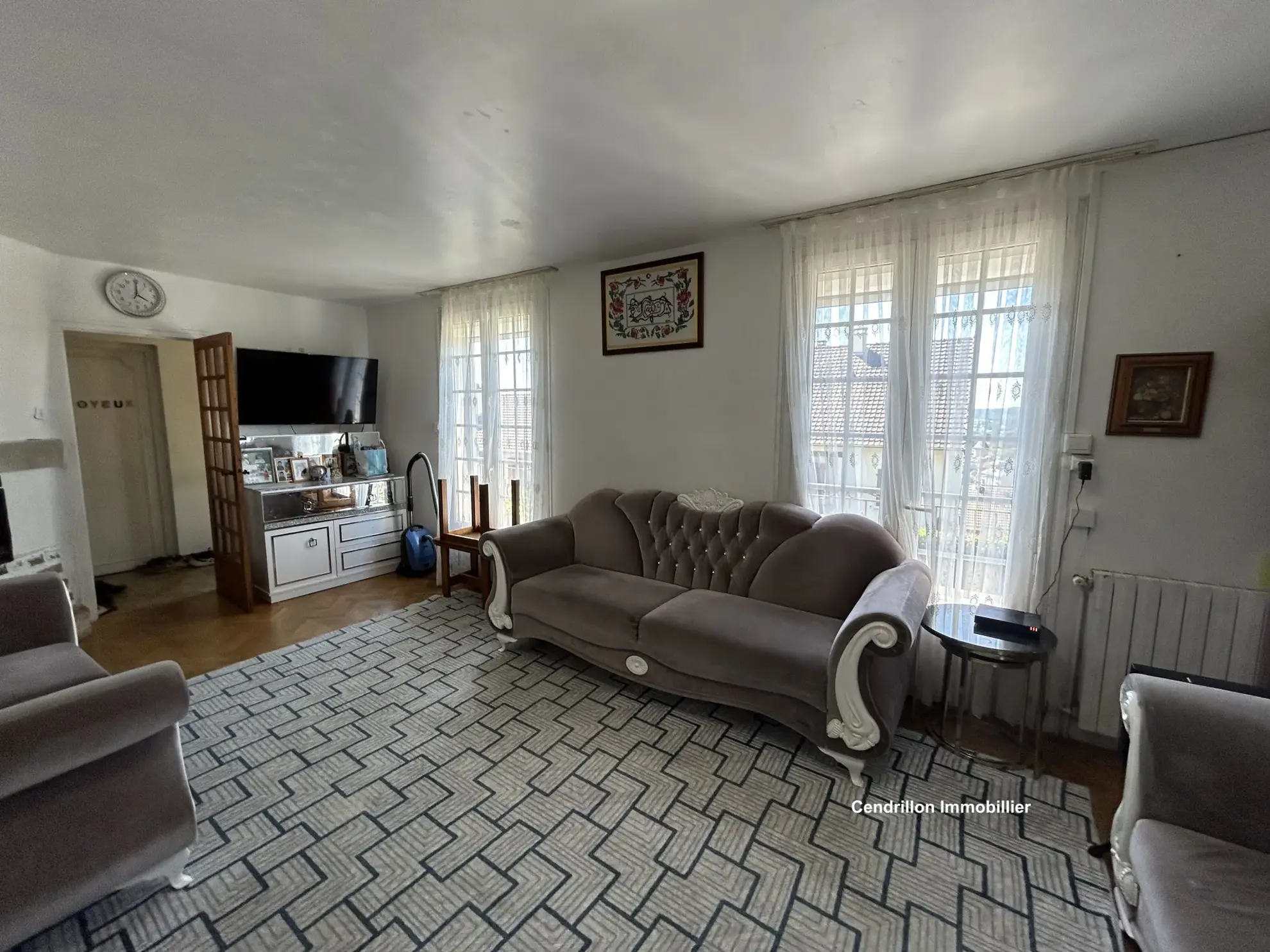 Maison indépendante 5 chambres avec garage et patio à Bourganeuf 