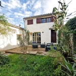 Maison de village à vendre à Aujargues avec jardin et terrasse - 3 chambres