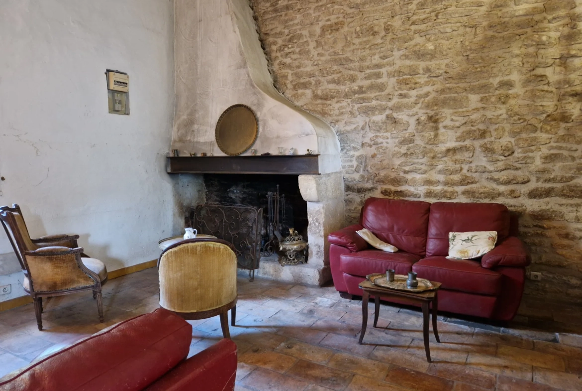 Maison de village à vendre à Aujargues avec jardin et terrasse - 3 chambres 