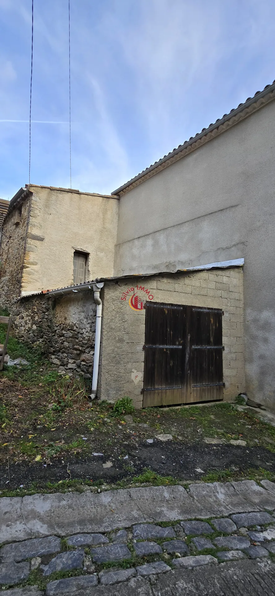 Charmante maison de village à Palairac avec potentiel de rénovation - 145 m² 