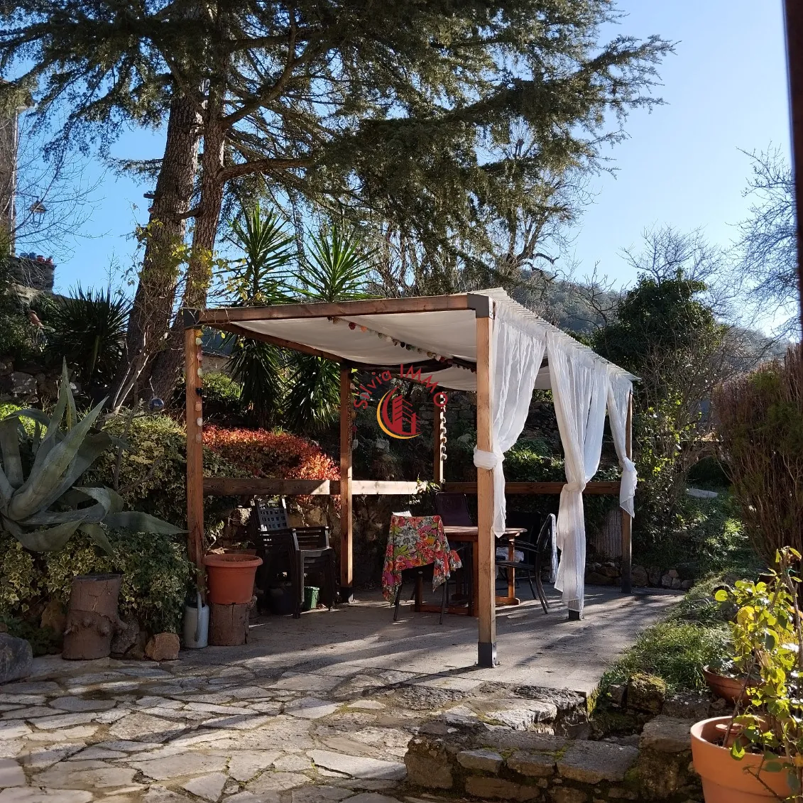 Charmante maison de village à Palairac avec potentiel de rénovation - 145 m² 