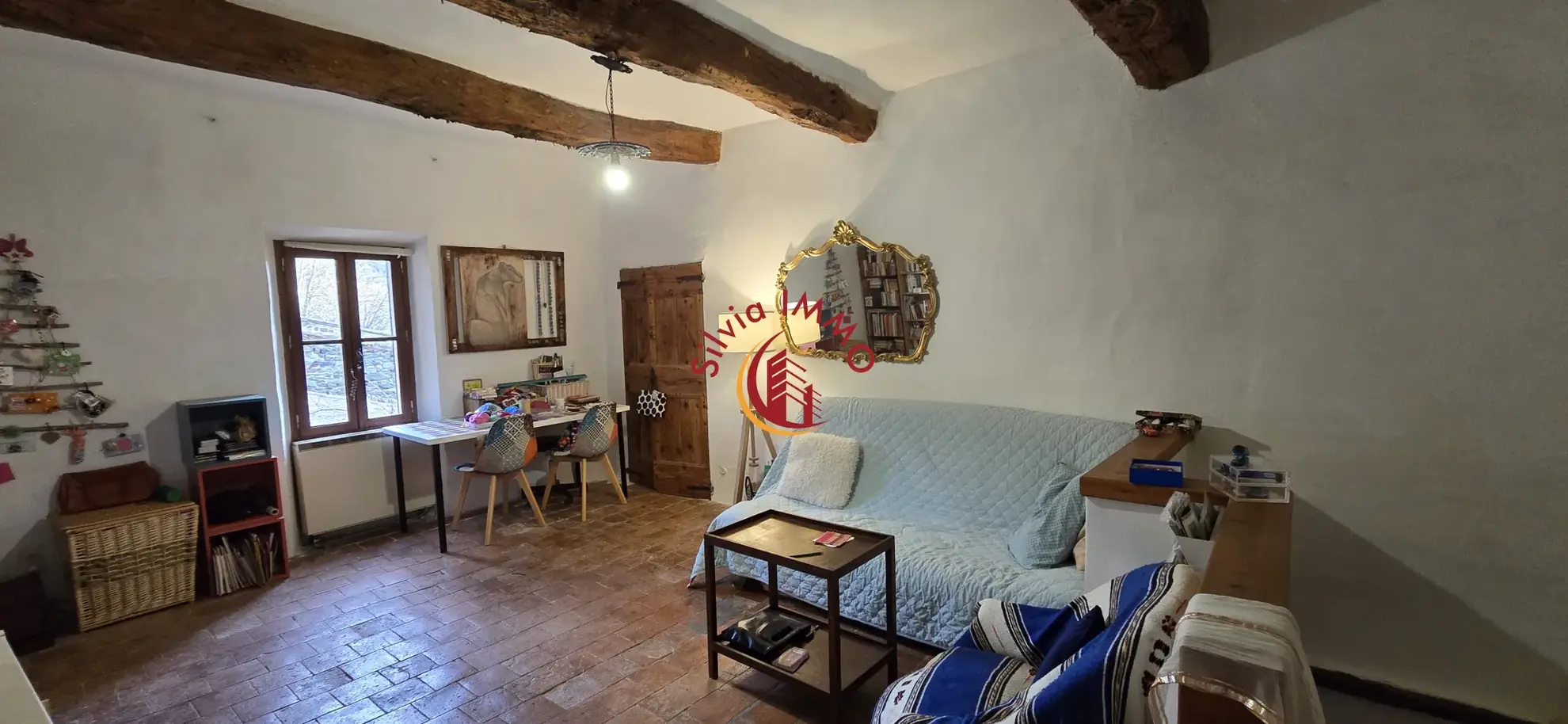 Charmante maison de village à Palairac avec potentiel de rénovation - 145 m² 