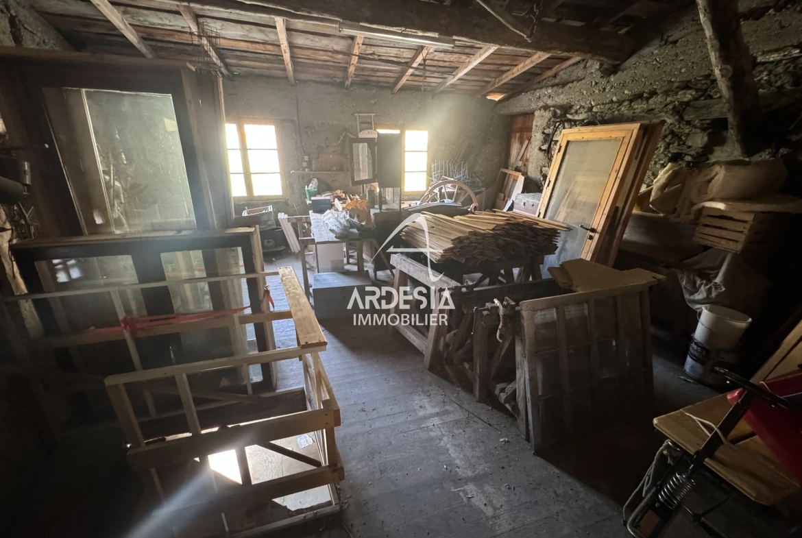 Maison de village à Bramans à réhabiliter avec grand potentiel 