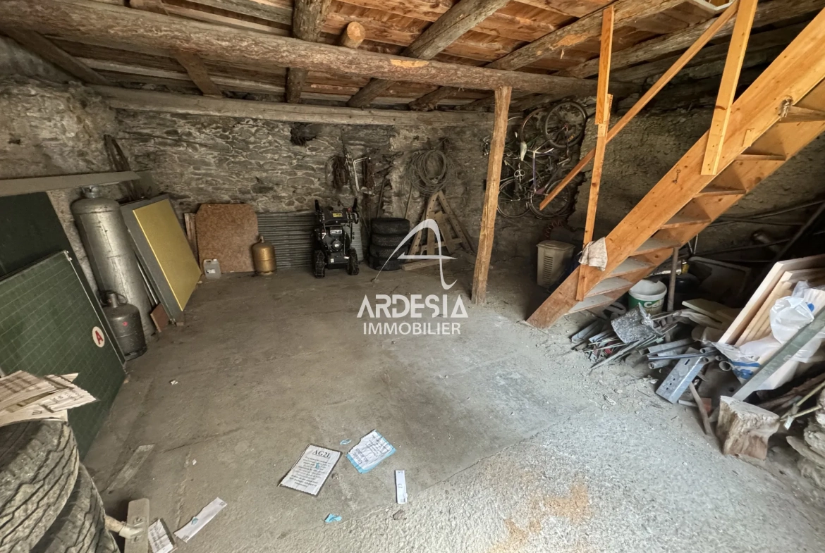 Maison de village à Bramans à réhabiliter avec grand potentiel 