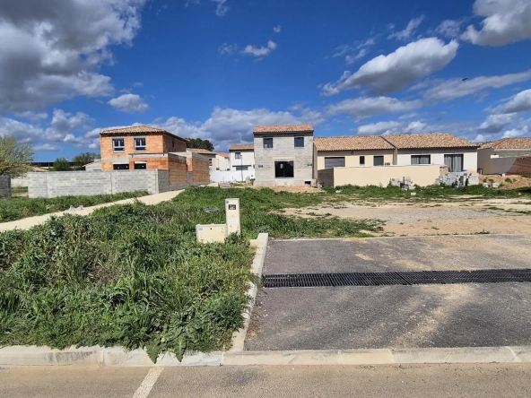 Terrain à bâtir viabilisé de 285 m² à Gallargues-le-Montueux, éligible PTZ 2025 
