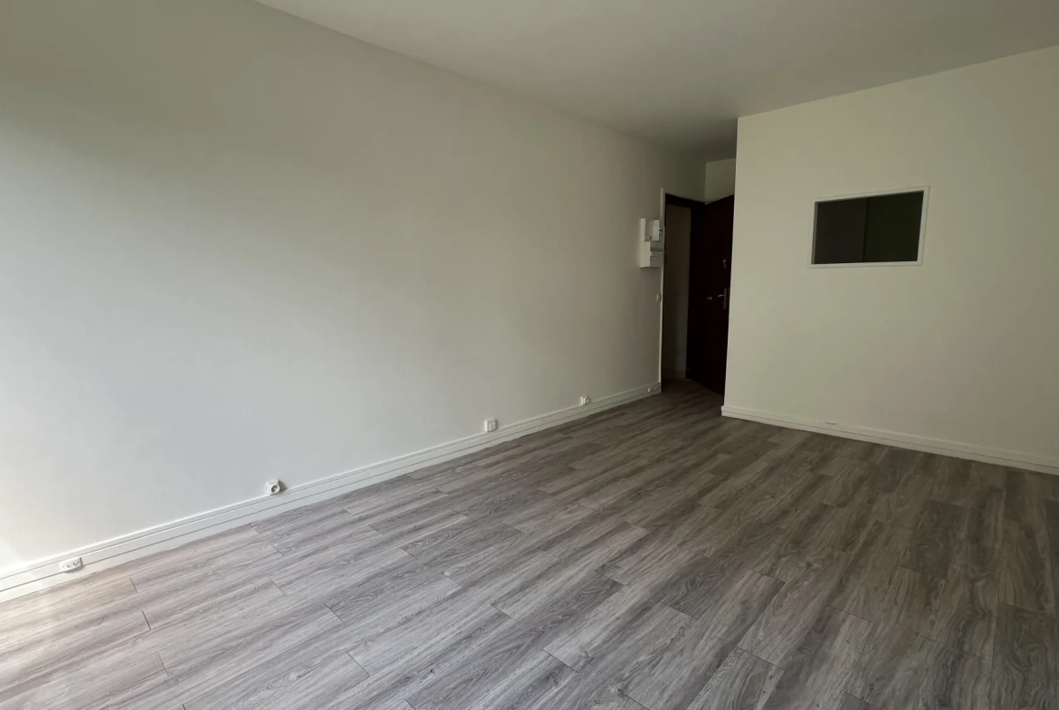 Studio à vendre à Le Chesnay - Résidence standing proche commerces et forêt 