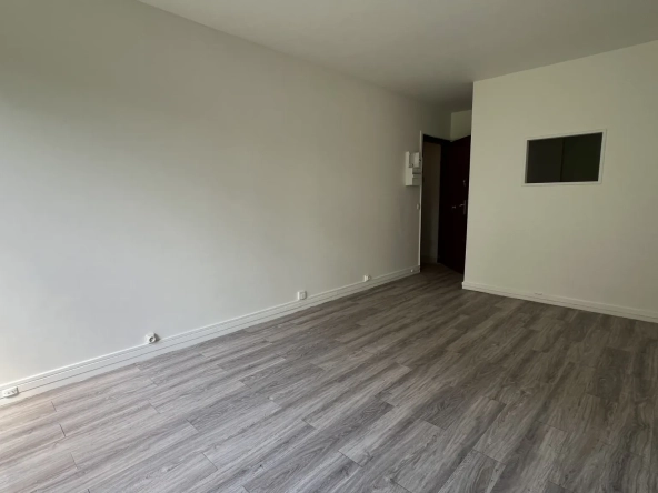 Studio à vendre à Le Chesnay - Résidence standing proche commerces et forêt 