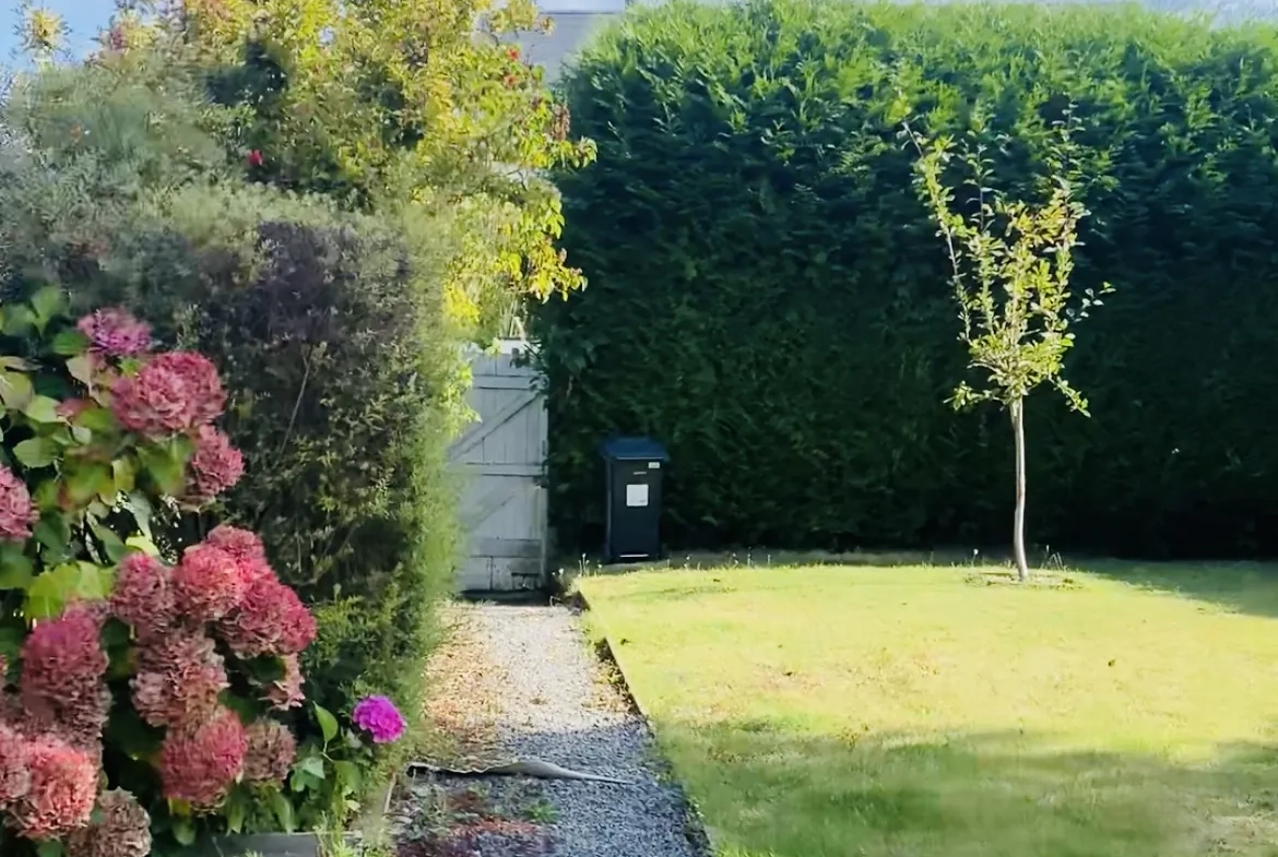 Charmante maison en pierre à 10 min de Caen et de la mer avec grand terrain 
