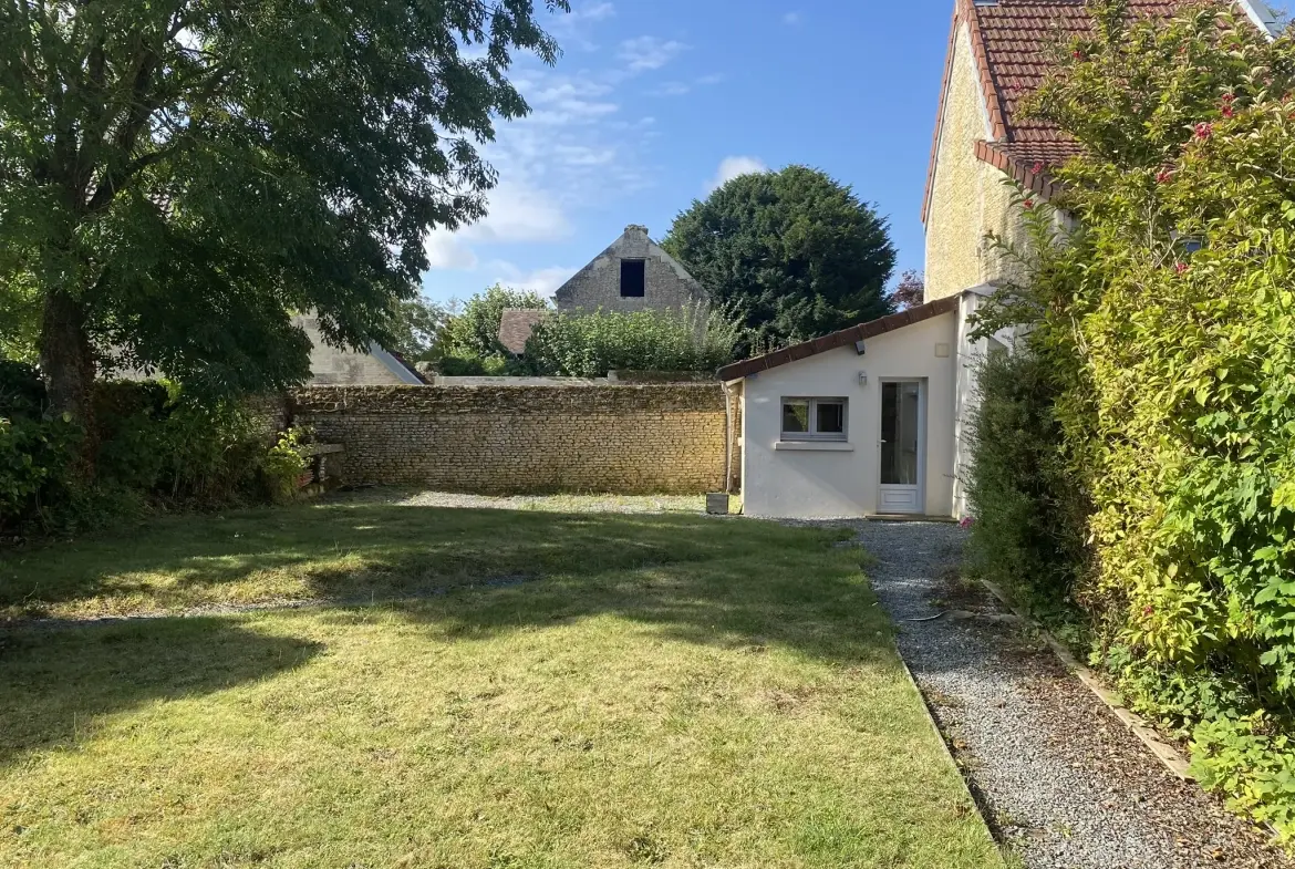 Charmante maison en pierre à 10 min de Caen et de la mer avec grand terrain 