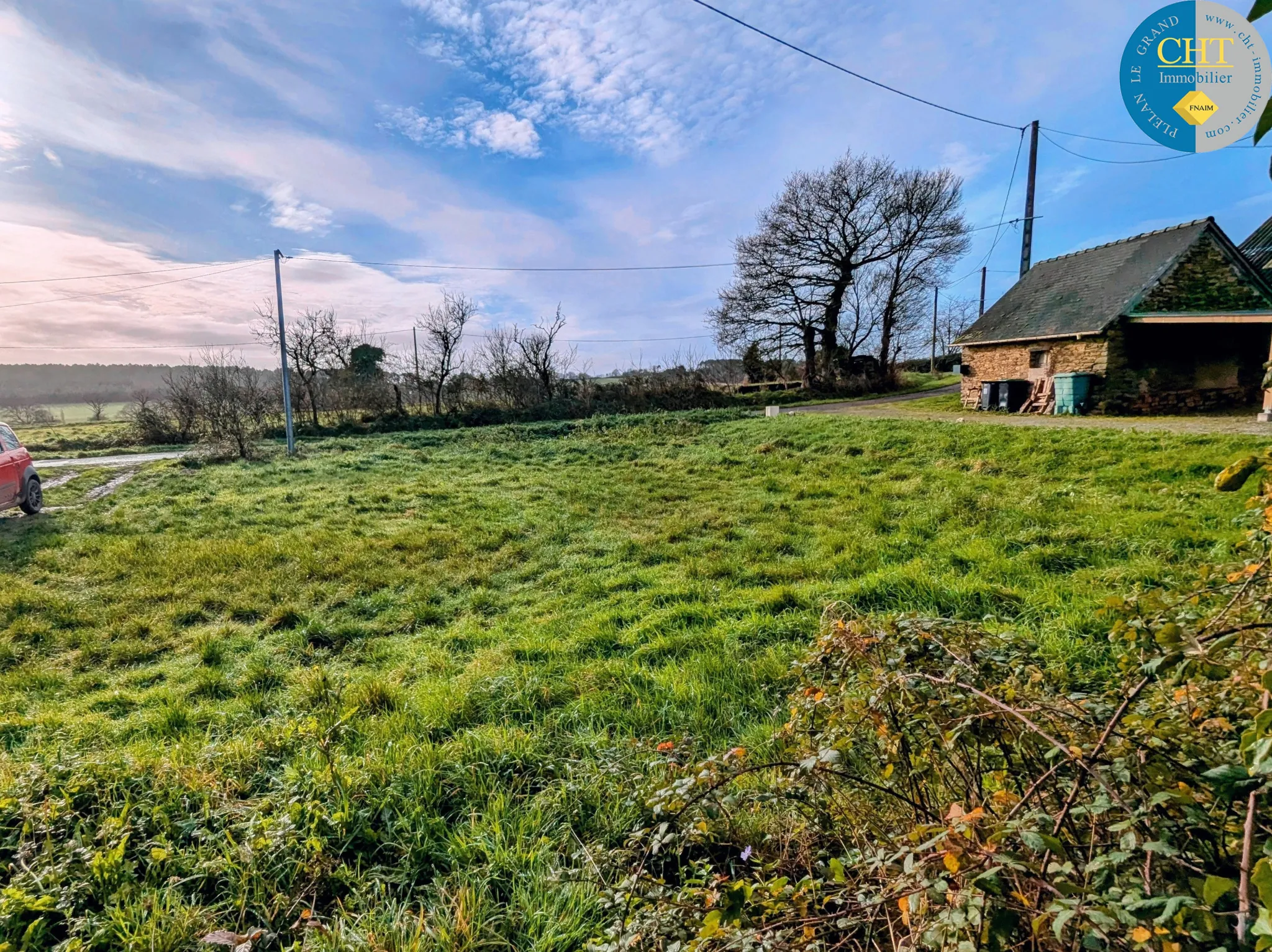 Maison en pierre à rénover à Tréal - Terrain arboré de 3750 m² 