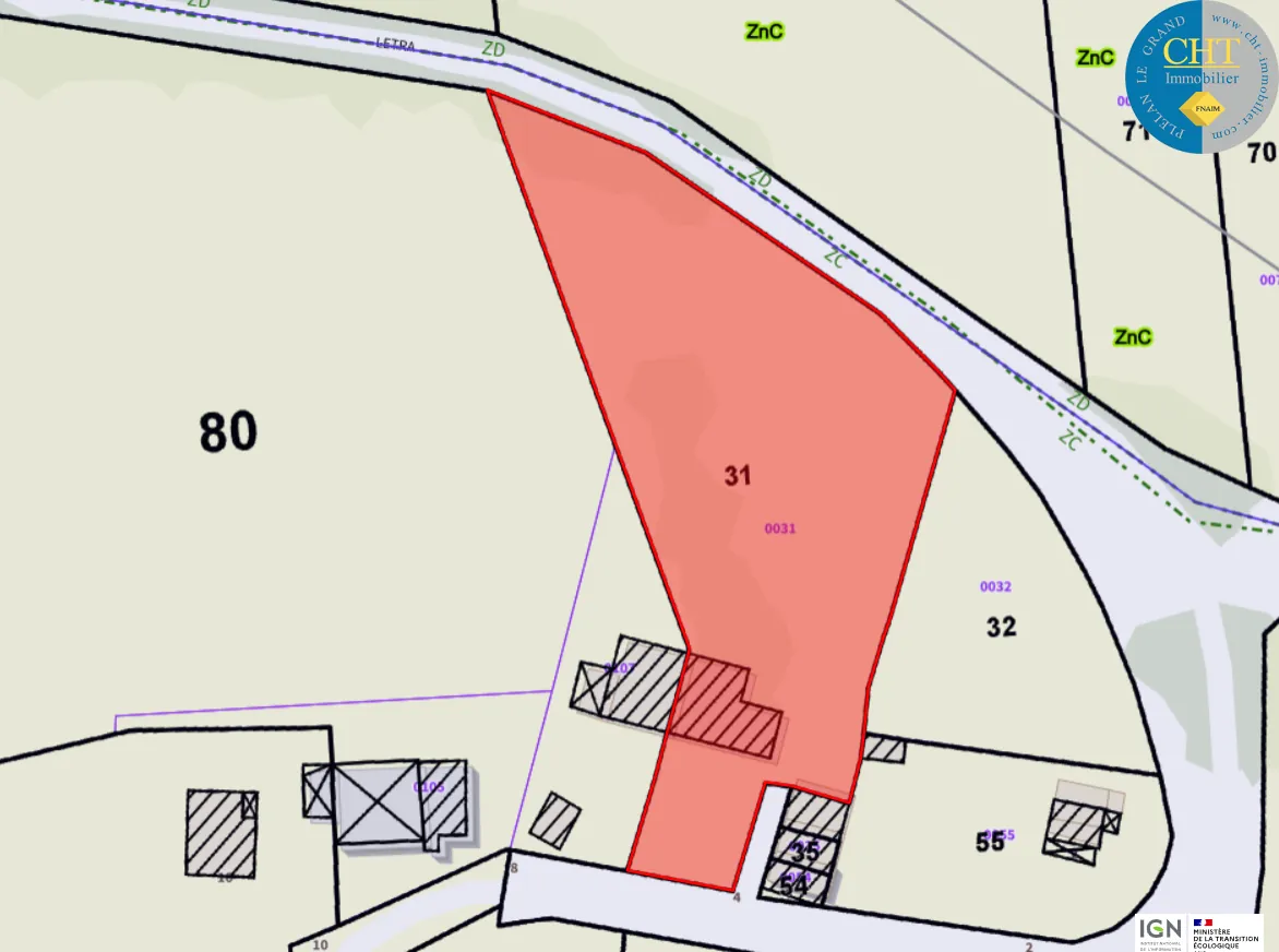 Maison en pierre à rénover à Tréal - Terrain arboré de 3750 m² 