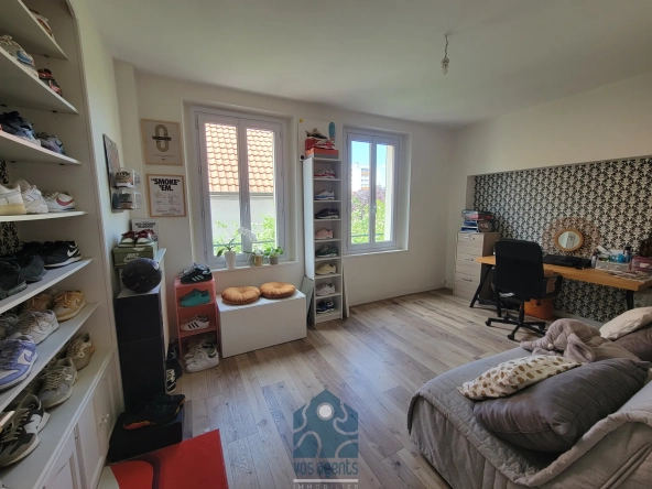 Appartement 3 pièces avec grande terrasse à Clermont-Ferrand, proche commodités 