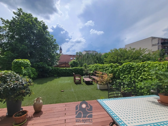 Appartement 3 pièces avec grande terrasse à Clermont-Ferrand, proche commodités 