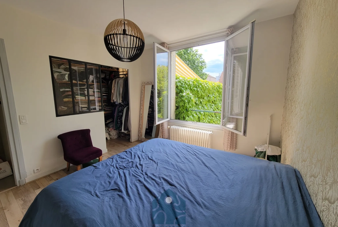 Appartement 3 pièces avec grande terrasse à Clermont-Ferrand, proche commodités 