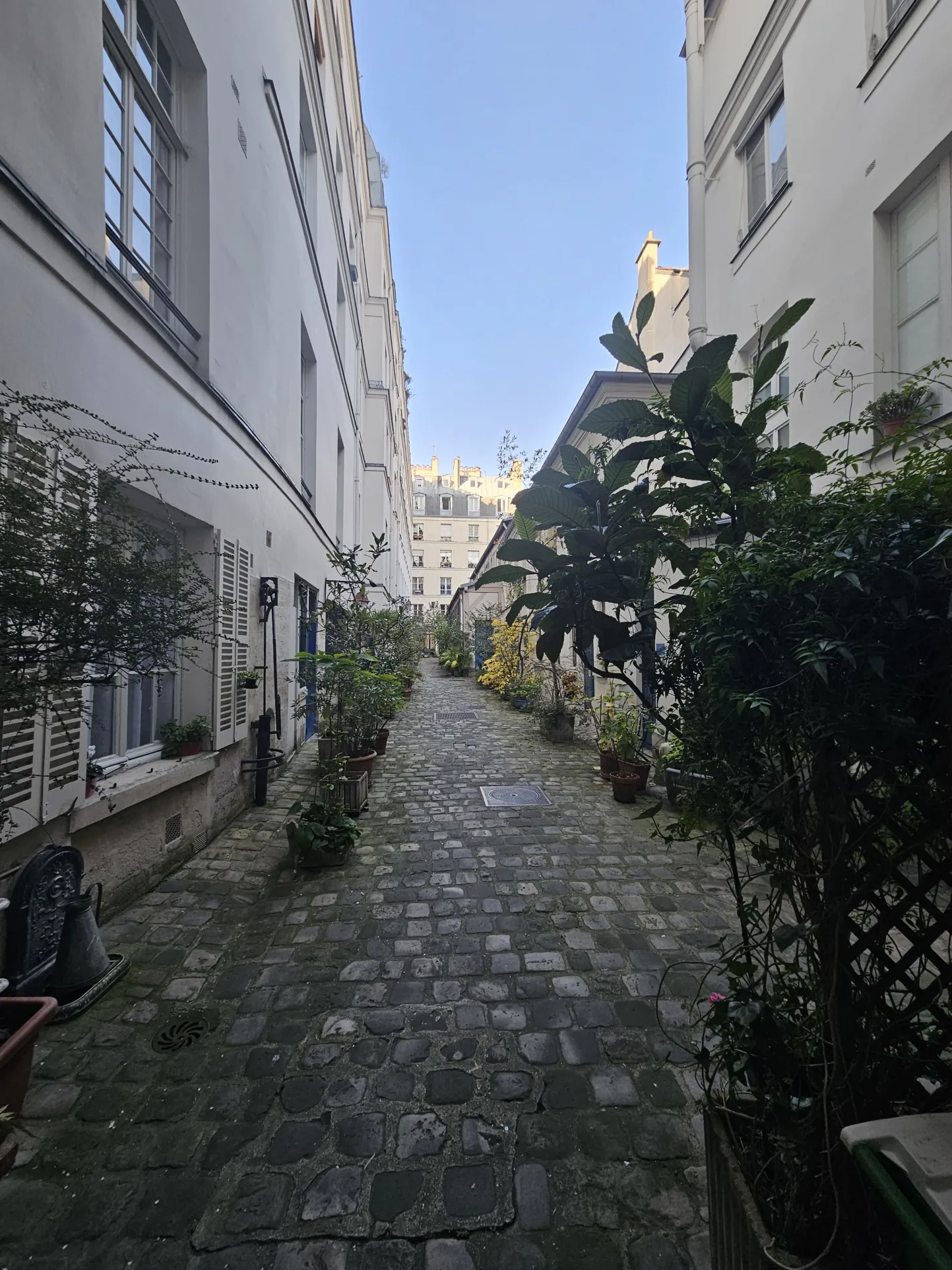 Studio lumineux à vendre dans le Marais Saint Avoye à Paris 