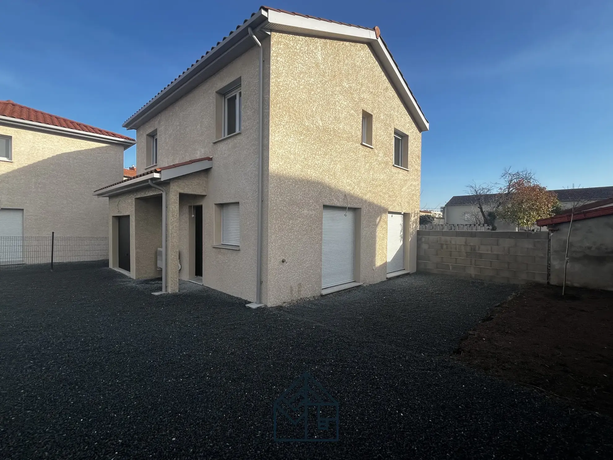 Maison neuve à Roanne de 94 m² avec 4 chambres et garage 