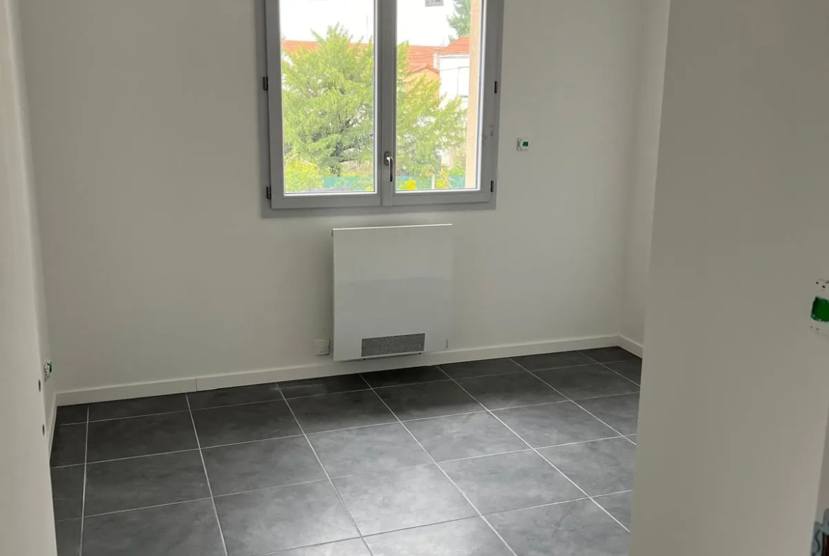 Maison neuve à Roanne de 94 m² avec 4 chambres et garage 