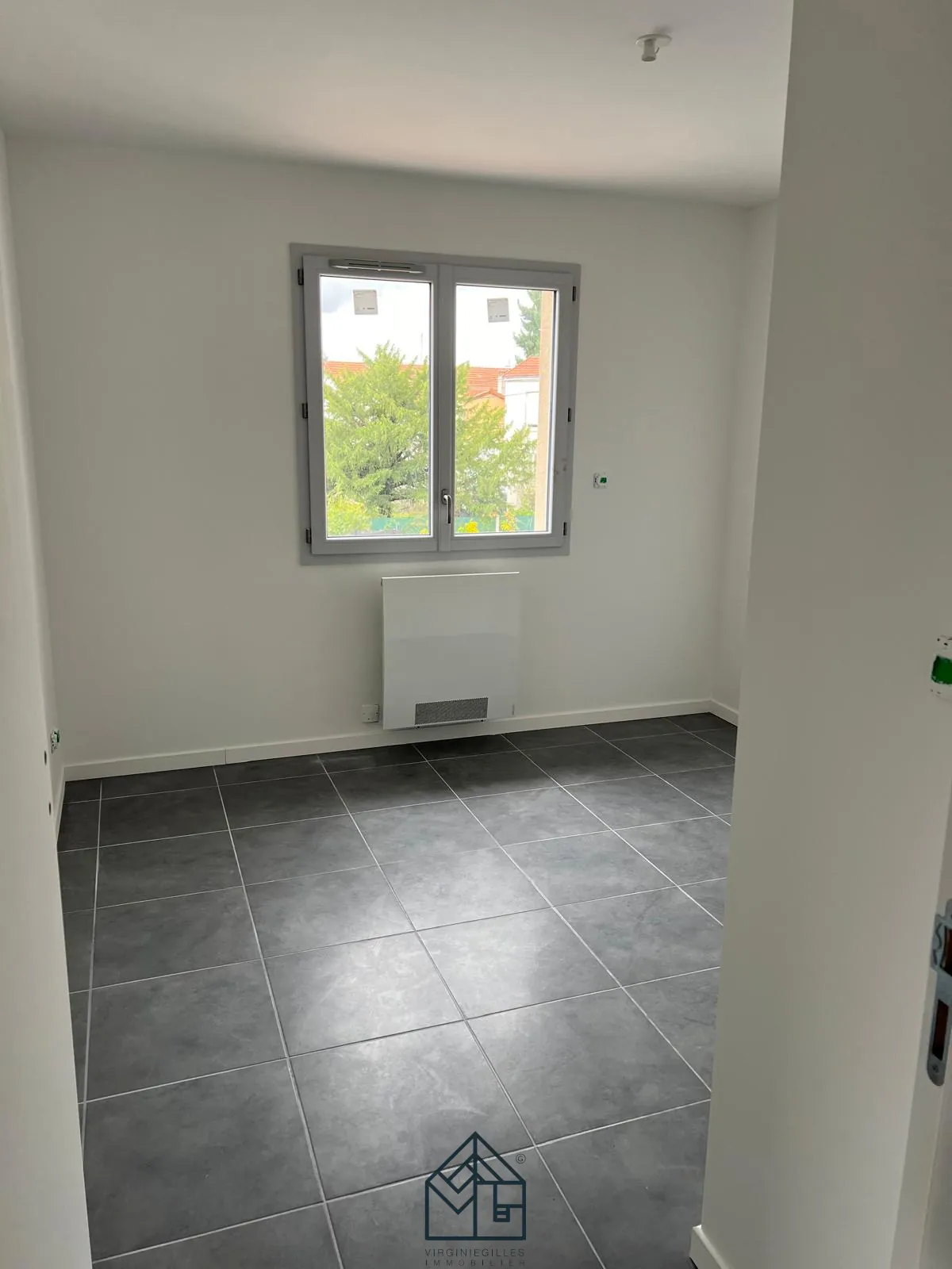 Maison neuve à Roanne de 94 m² avec 4 chambres et garage 