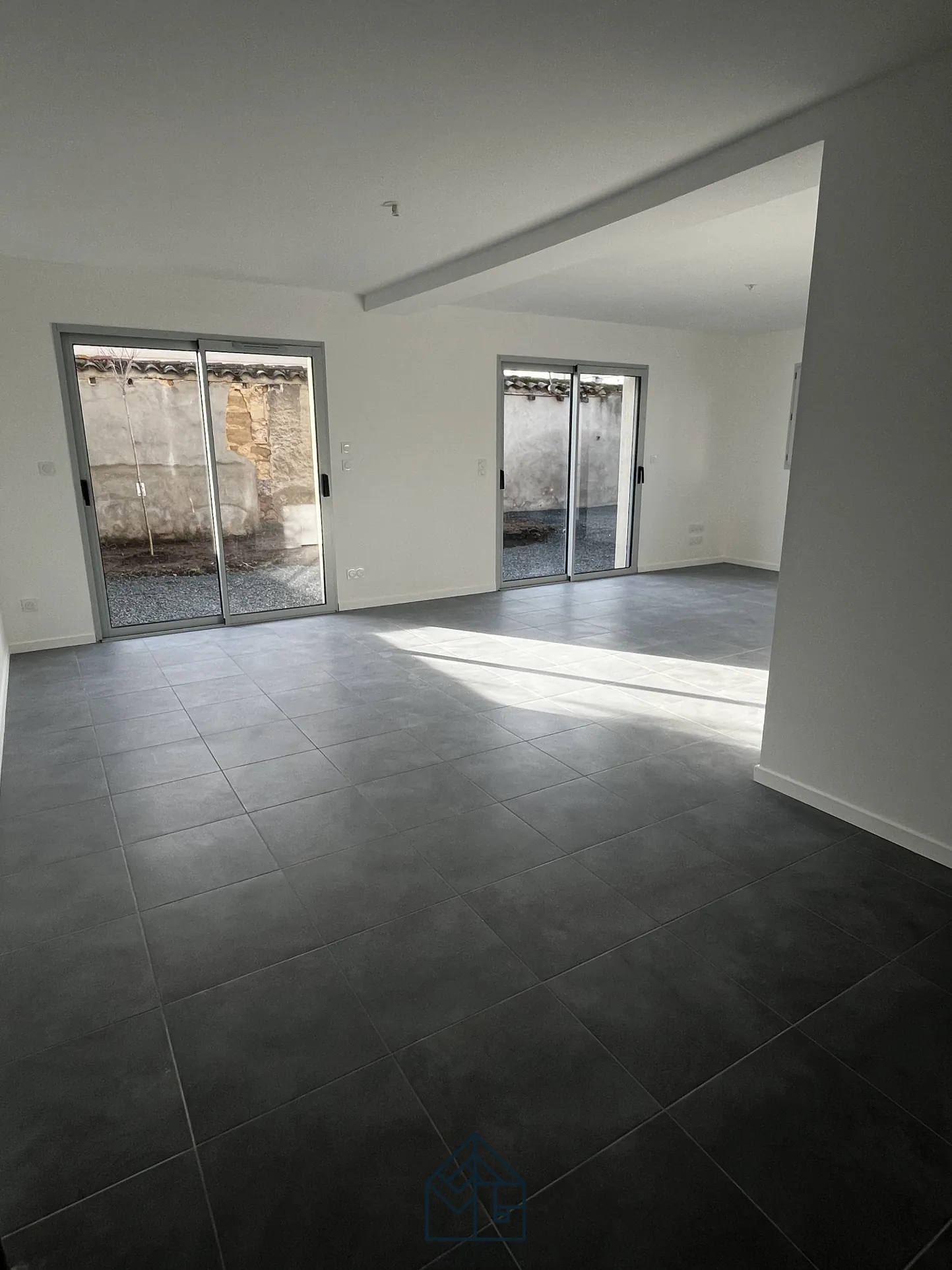 Maison neuve à Roanne de 94 m² avec 4 chambres et garage 