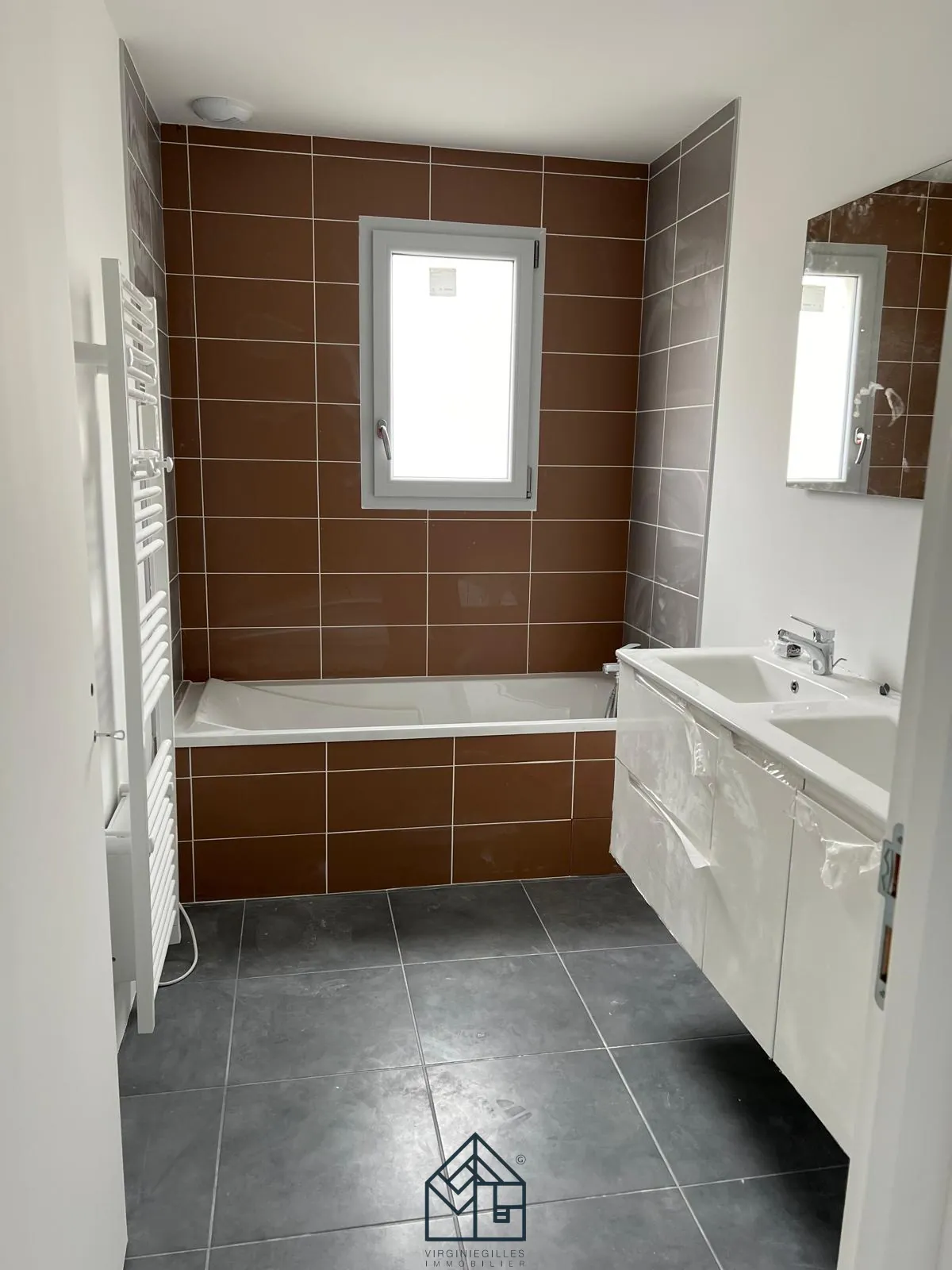 Maison neuve à Roanne de 94 m² avec 4 chambres et garage 