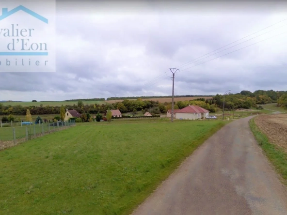 Terrain constructible plat de 1014 m² à Tronchoy