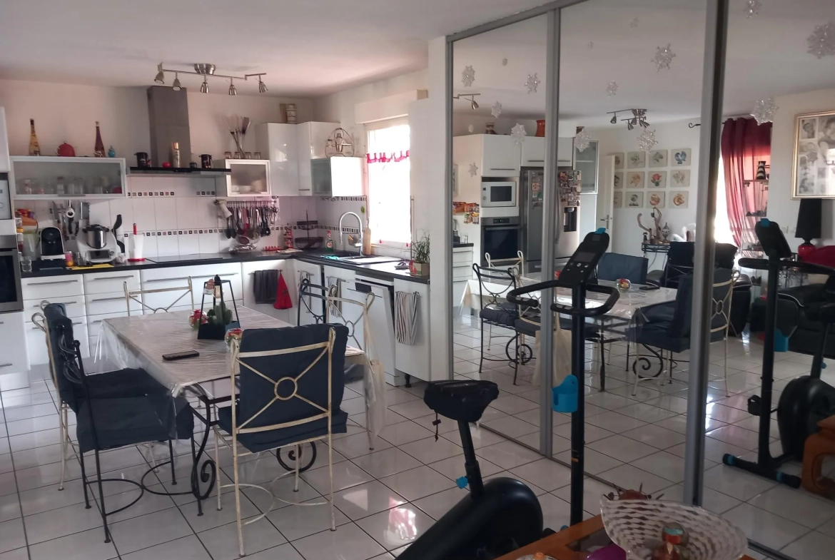 Appartement P4 à Lunel avec terrasse et parking privé 