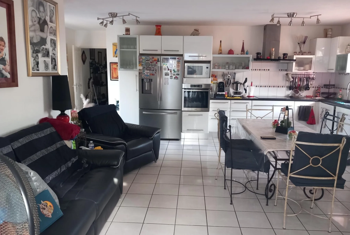Appartement P4 à Lunel avec terrasse et parking privé 