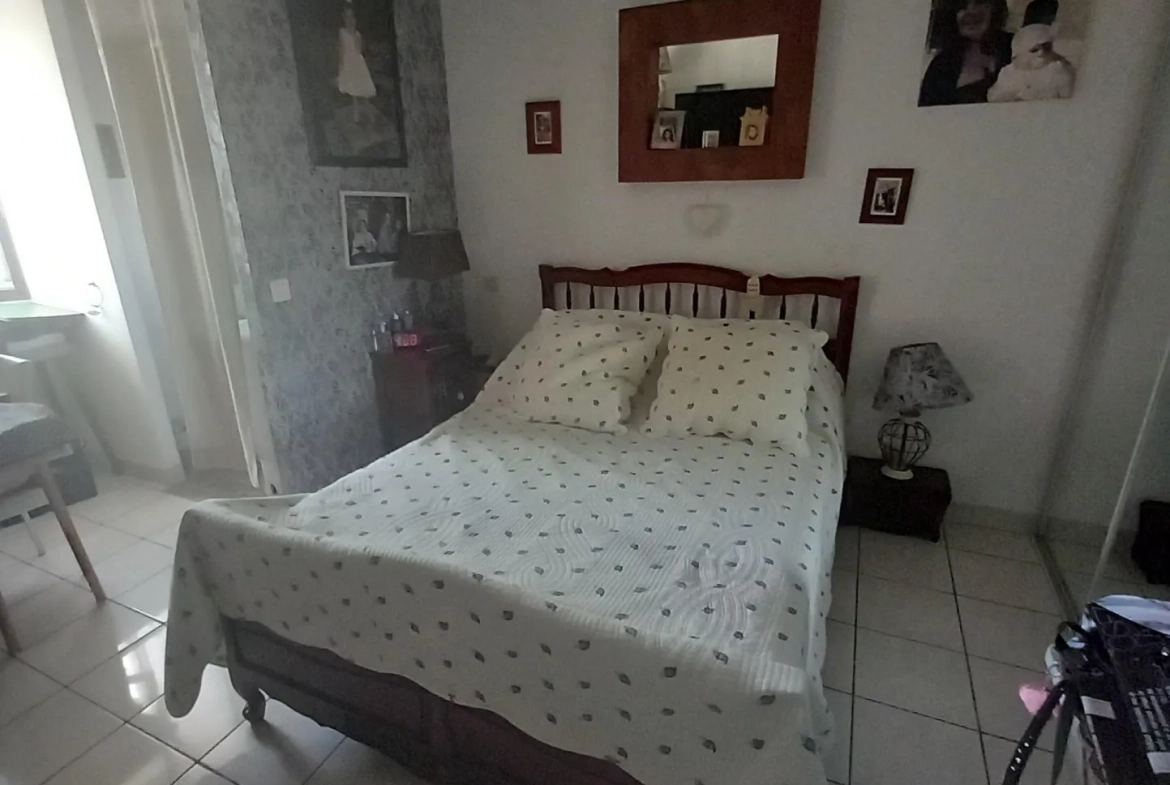 Appartement P4 à Lunel avec terrasse et parking privé 