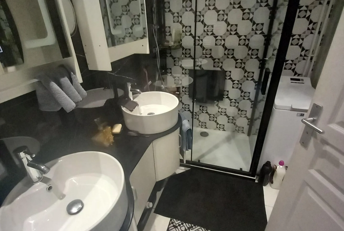 Appartement P4 à Lunel avec terrasse et parking privé 