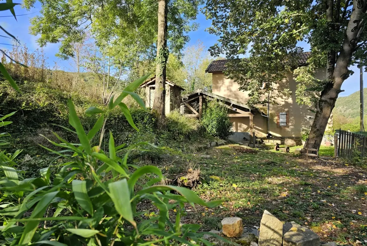 Maison à rénover entre Saint-Juéry et Ambialet, 100 m² sur 964 m² de terrain 