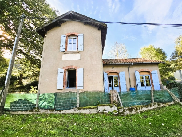 Maison à rénover entre Saint-Juéry et Ambialet, 100 m² sur 964 m² de terrain 
