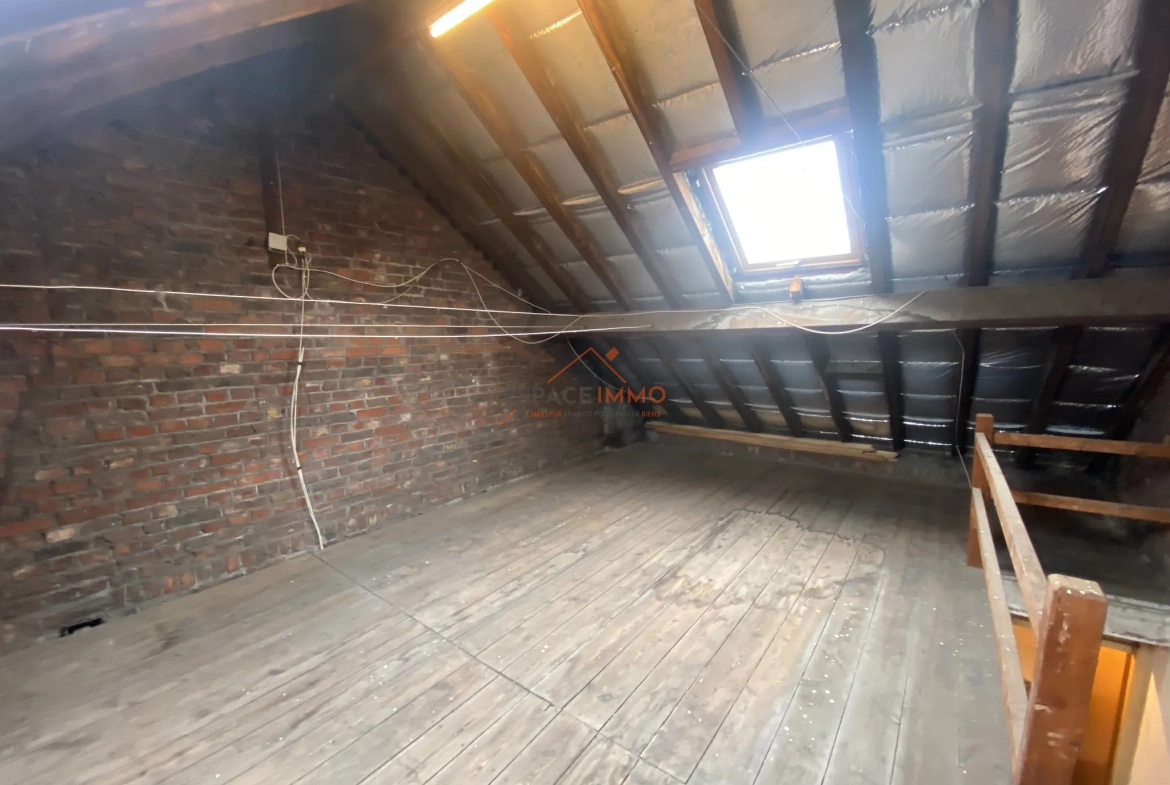 Maison semi-individuelle de 95 m² avec garage et jardin à Trith Saint Léger 