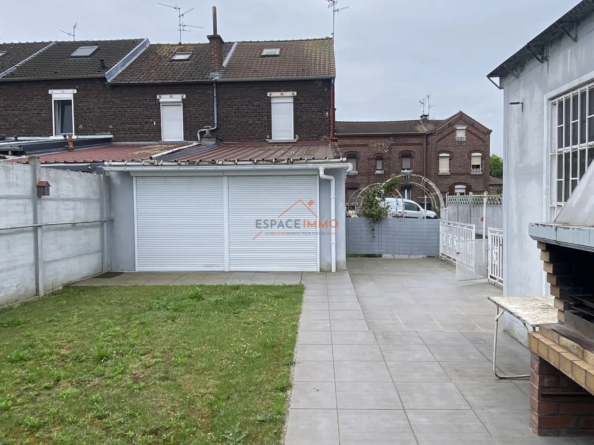 Maison semi-individuelle de 95 m² avec garage et jardin à Trith Saint Léger 