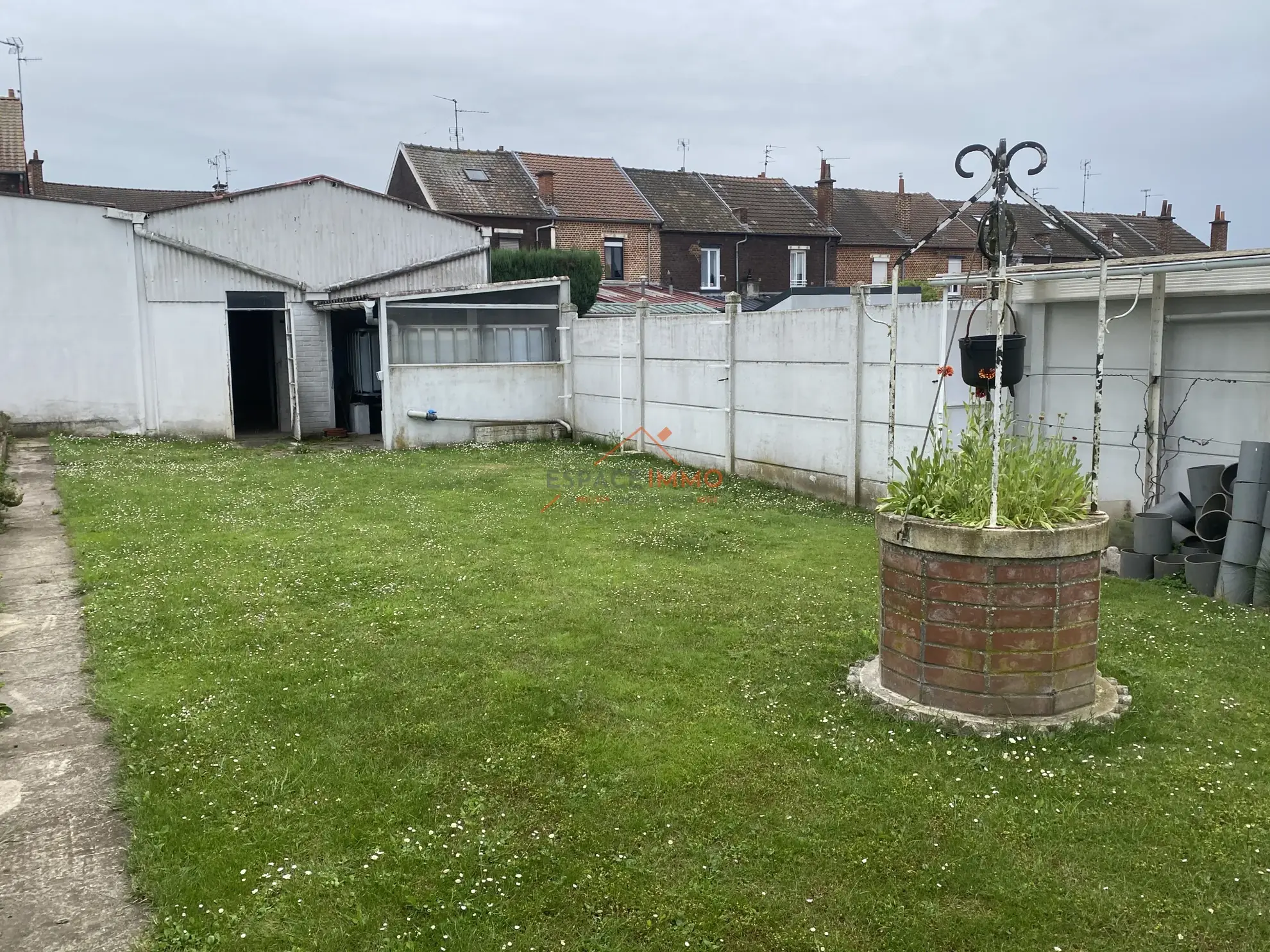 Maison semi-individuelle de 95 m² avec garage et jardin à Trith Saint Léger 